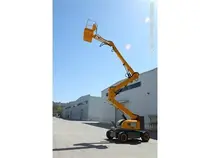 柴油(you)屈臂式升降(jiang)平台車