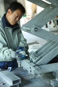 便攜(xie)式鋁合金(jīn)升降平台(tái)