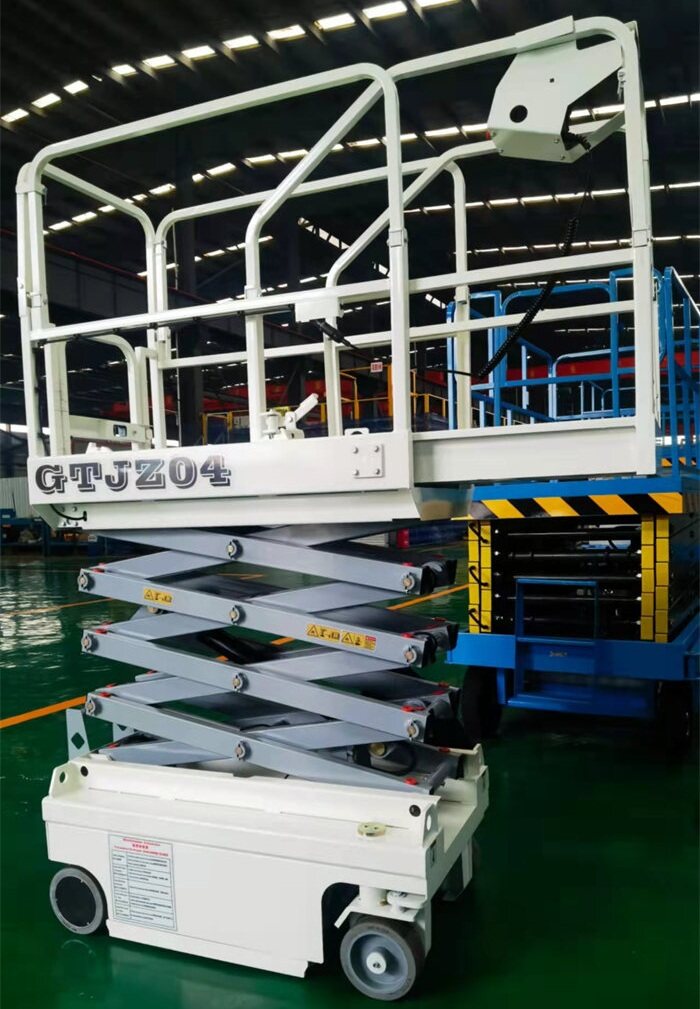 迷(mi)你自行(háng)走剪叉(chā)式升降(jiang)機7