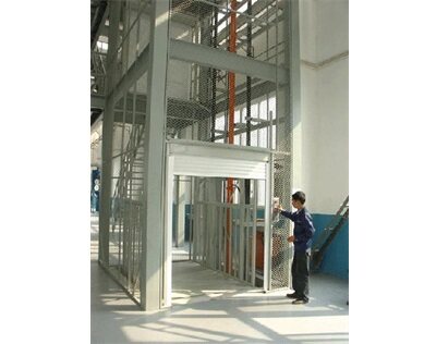 倉(cang)庫貨物提(tí)升機升降(jiàng)貨梯3