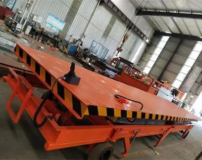 剪(jian)叉式裝卸貨升降(jiang)平台